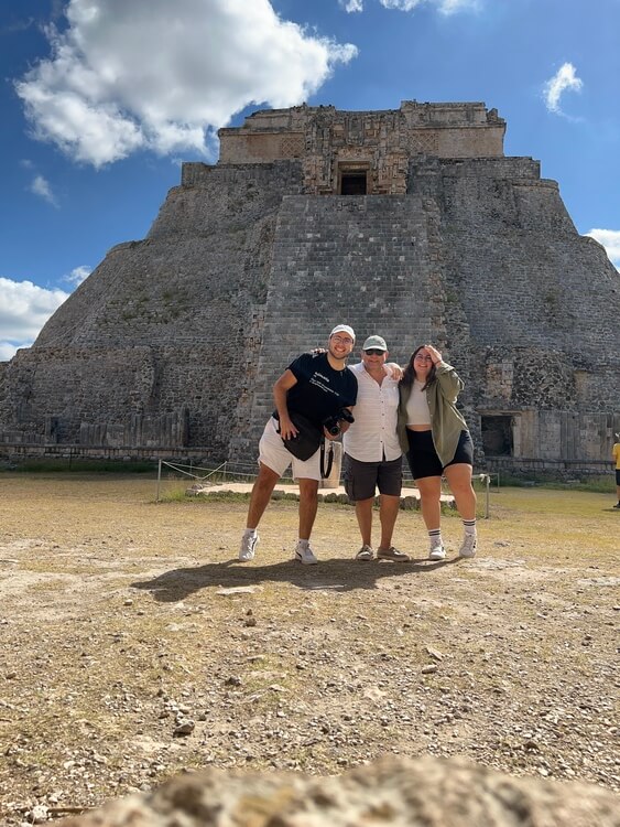 turs familiares uxmal